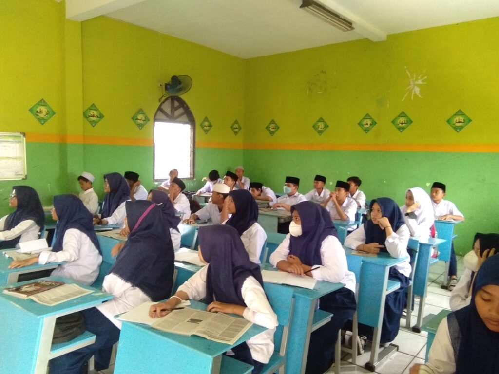 Mengapa Memilih Madrasah? Kelebihan Madrasah Menengah Pertama Berbasis Agama